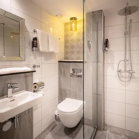 Oscar Hotel 3*
